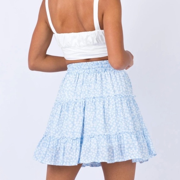 Princess Polly Light Blue skirt size 4 NWT - Picture 2 of 6